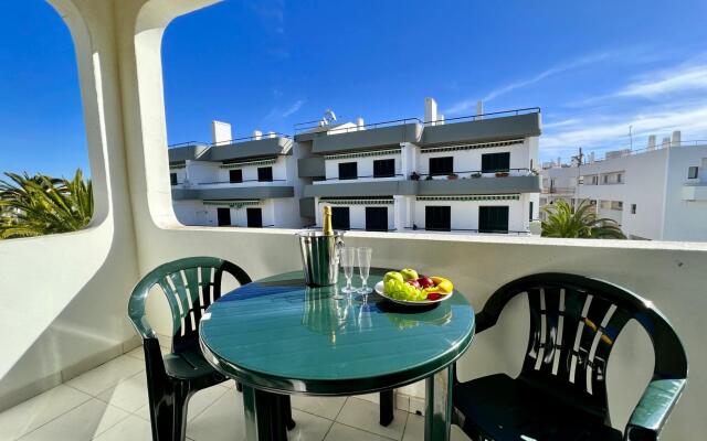 Albufeira Delight With Pool by Homing