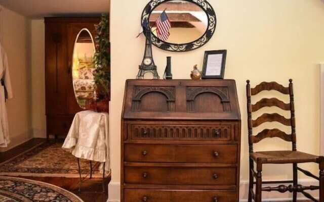 The Richard Johnston Inn Bed and Breakfast