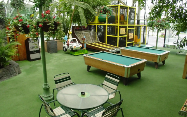 Wildwood Inn Tropical Dome & Theme Suites