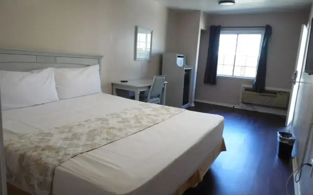 Elsinore Hot Springs & Lodge