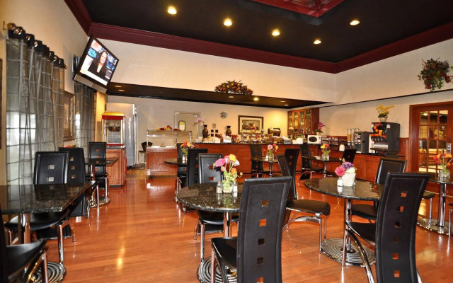 Best Western Carlton Suites