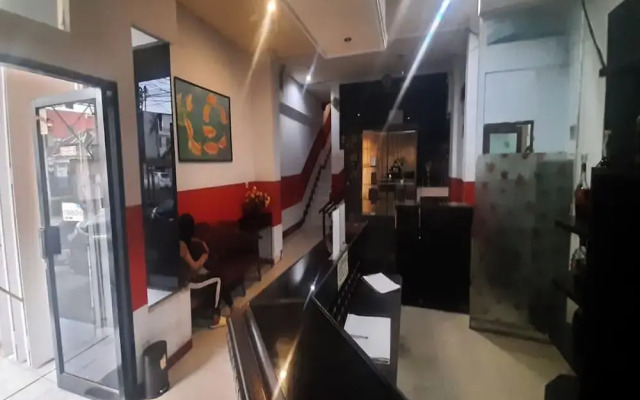 OYO 93168 Permata Ria Hotel