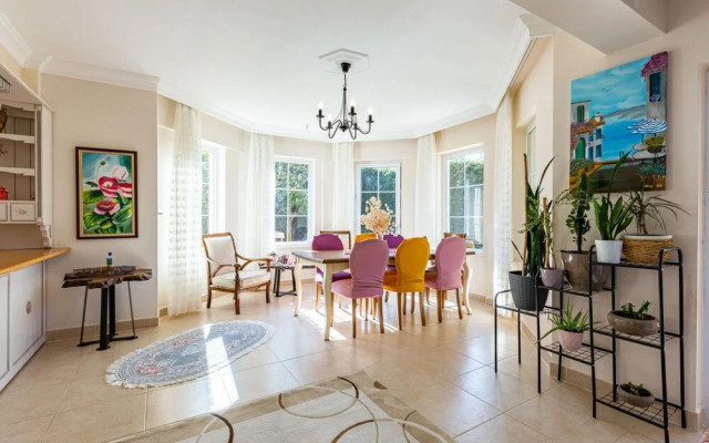 Villa With Garden Surrounded by Nature in Sapanca