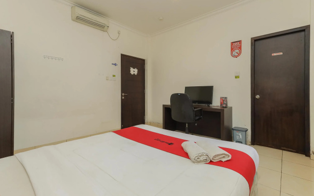 RedDoorz near Juanda Airport T1