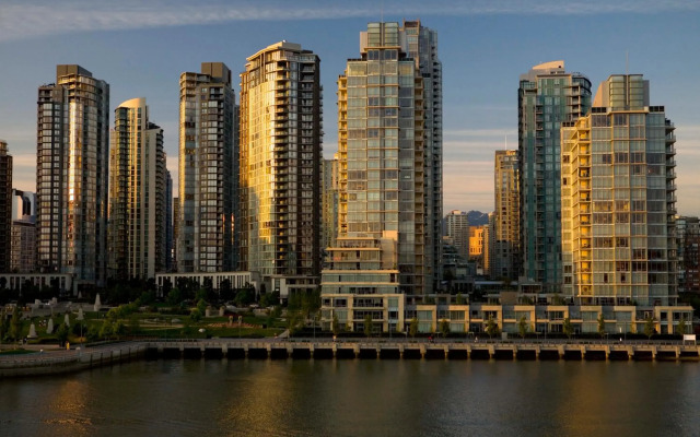 Granville Island Hotel