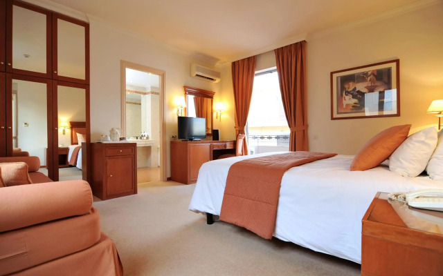 Athens Atrium Hotel and Suites