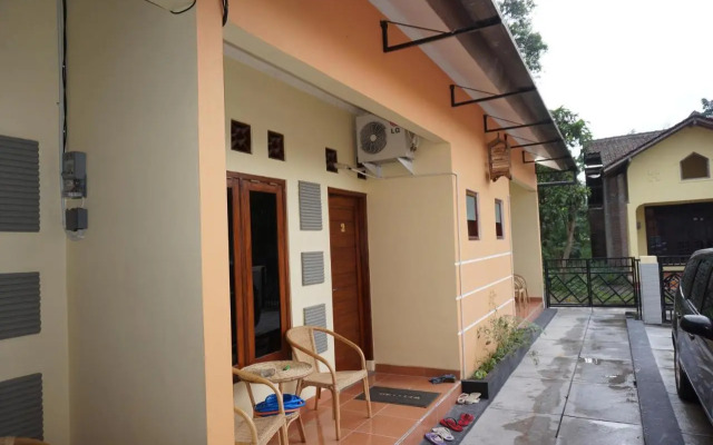QQ Guesthouse
