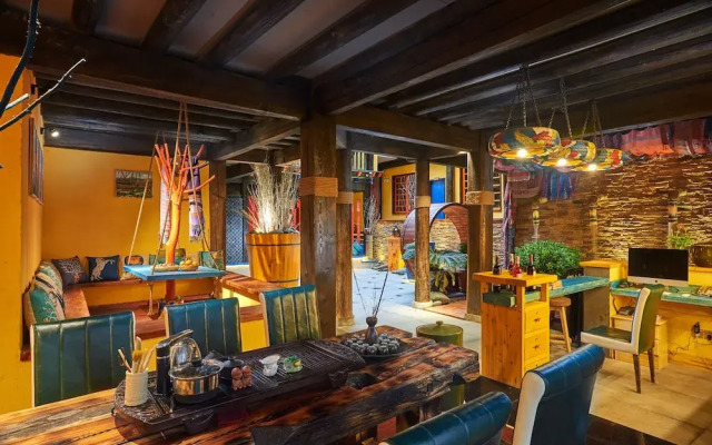 JIUMI Snow Mountain Original Art Hotel