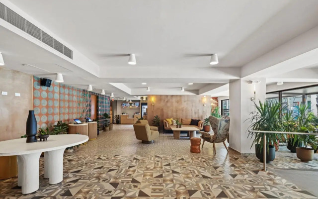 HiBird- Apartment and Suites Hotel