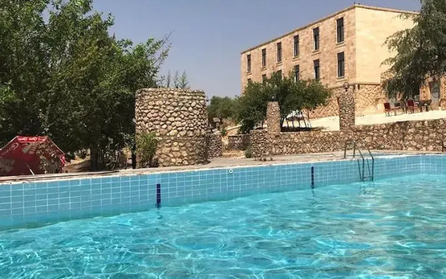 Mariat Hotel
