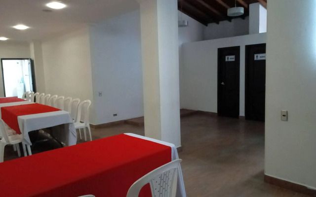 Hotel Calasanz Real