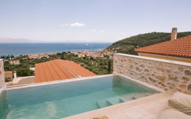 Mani Luxury Suites and Studios in Gytheio with Private Pools