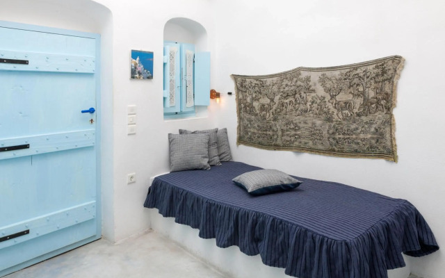 Black Rock Traditional Rooms