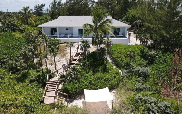 Tranquil Waters: Private Oceanfront Retreat
