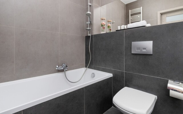 Gdańsk City Center Modern by Renters