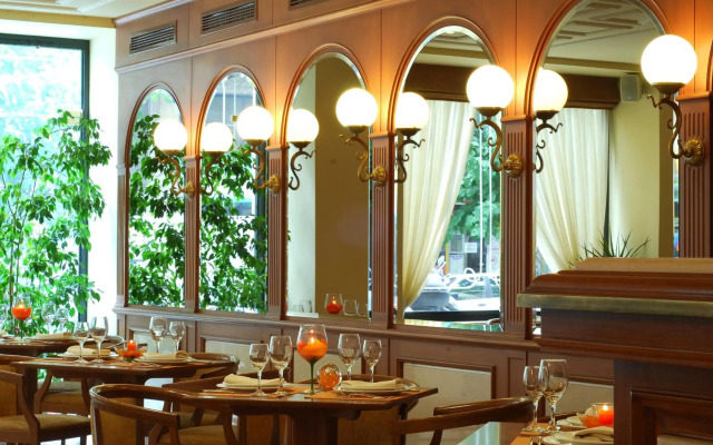 Athens Atrium Hotel and Suites