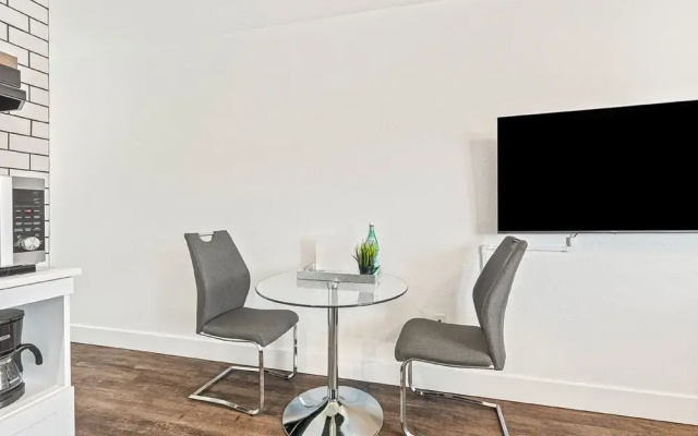 Empire Apartments By Barsala