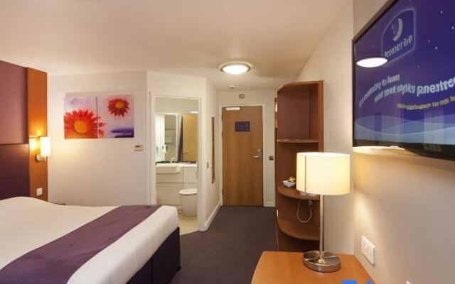 Premier Inn Bedford (Priory Marina)