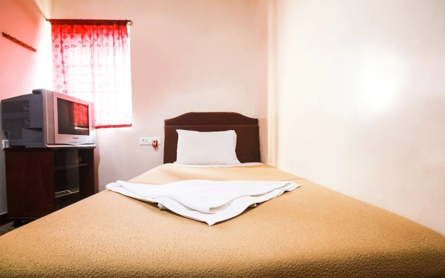 SPOT ON 44152 Lk Residency