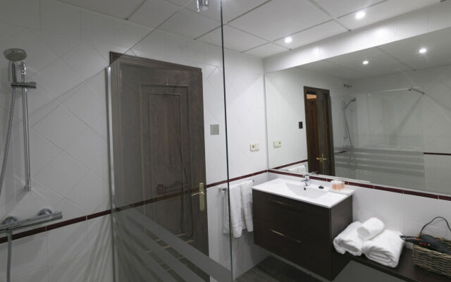 Shine Albayzín Hotel