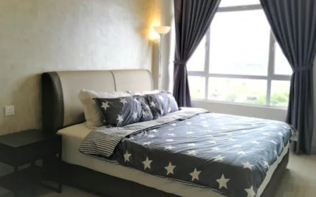 Jynest Midori Green @ Austin Heights Homestay