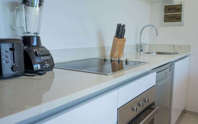 Menesse 32 102 by Mikitito Rentals