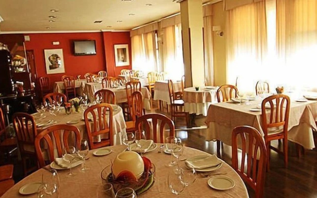 Hostal Restaurante Méndez "El Guardia"