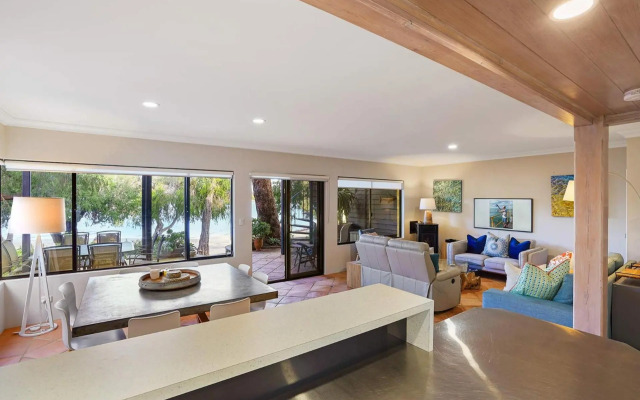 BLUEBELL on THE BEACH DUNSBOROUGH