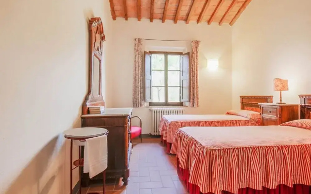 Rustic Farmhouse in Terricciola