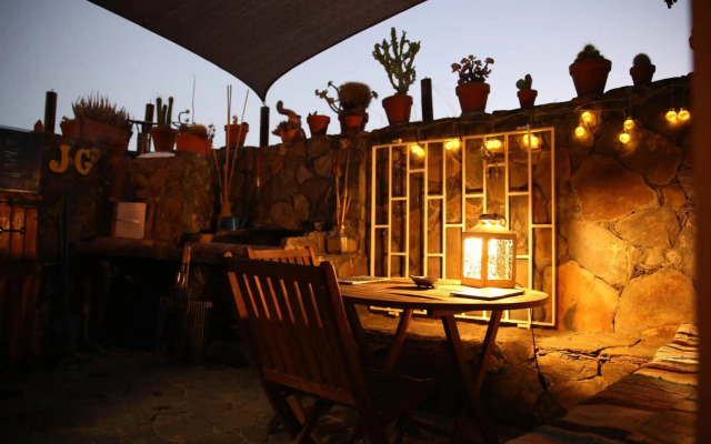 Silence's Cave Rural House