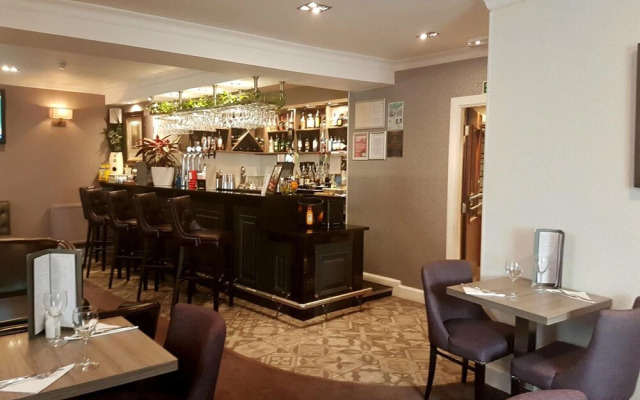 Fairburn Hotel
