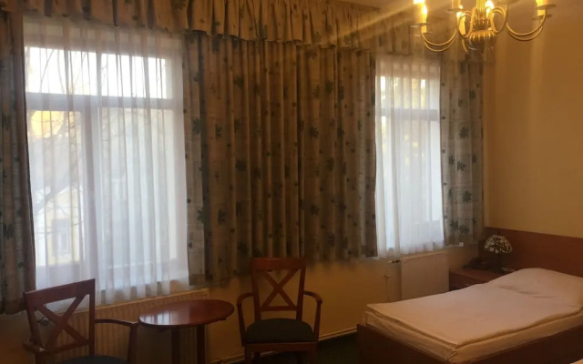 Hotel  Arnold