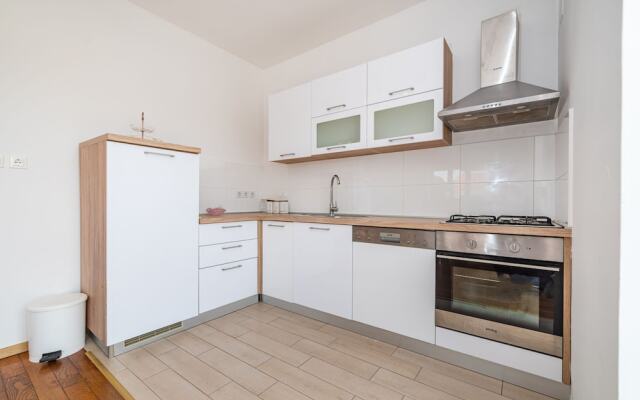 Cozy House Near Beach App 6