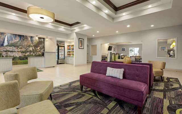 La Quinta Inn & Suites by Wyndham Fresno Northwest