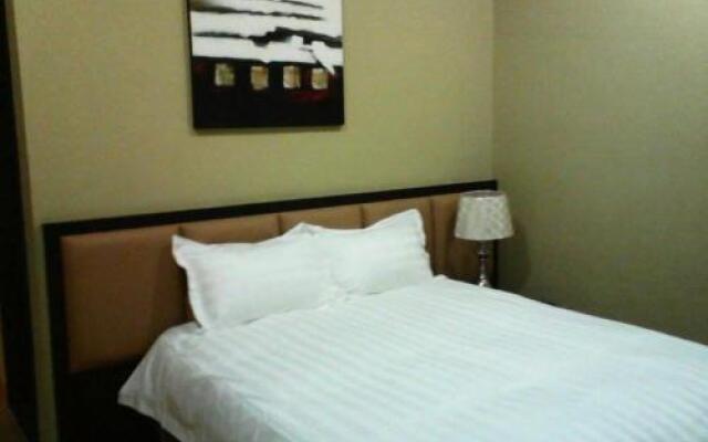 Hypermall Apartment