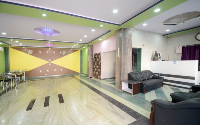 OYO 19451 Hotel Blue Moon