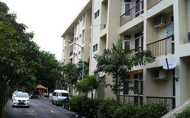 YC's Apartment @ Bayu Emas