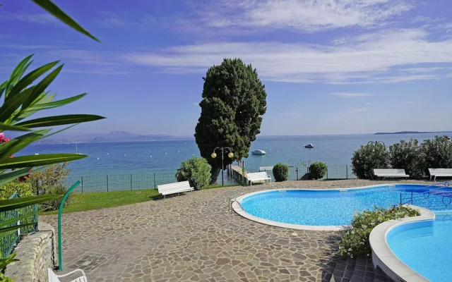 Specchio sul Lago
