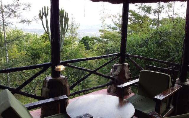 Ngari Hill Guest House & Campsite