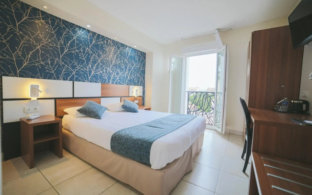 Hôtel Holidays & Work