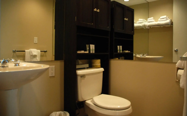 Rosellen Suites At Stanley Park