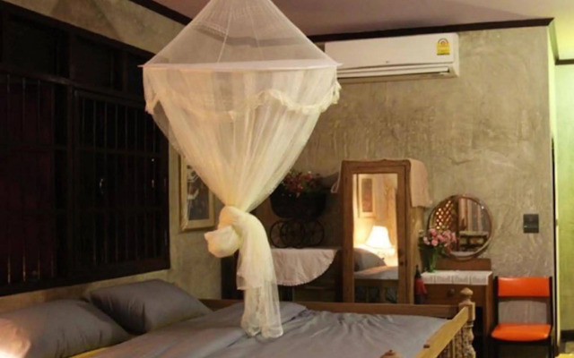 Bang Luang House