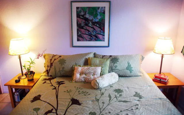 Hale Moana Bed & Breakfast