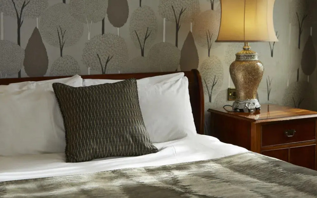 Cock Hotel Stony Stratford by Greene King Inns