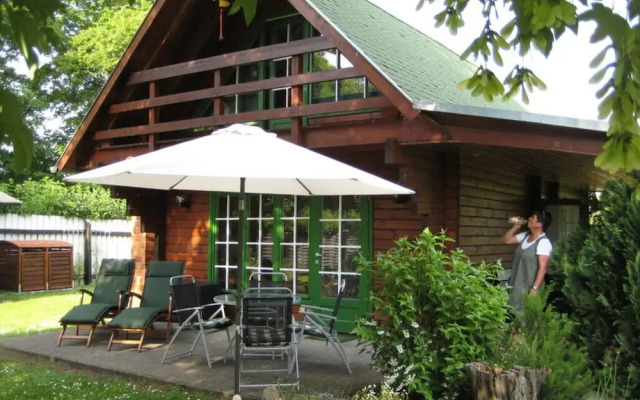 Magnificent Holiday House by Lake Kummerow