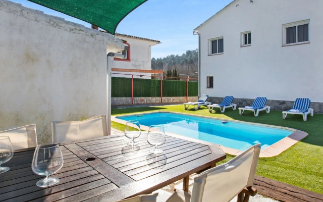 Belvilla by OYO Nona