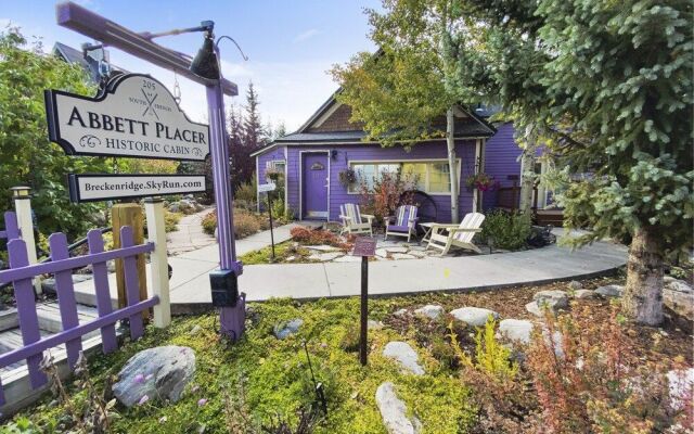 Abbett Placer Historic 7 Bedroom Home by RedAwning