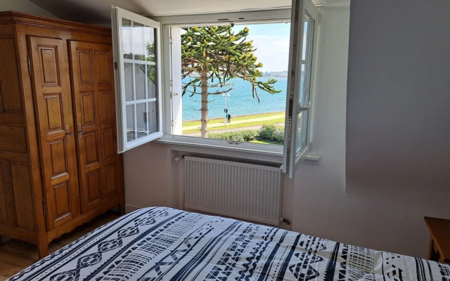 XXL Holiday Home Directly by the sea