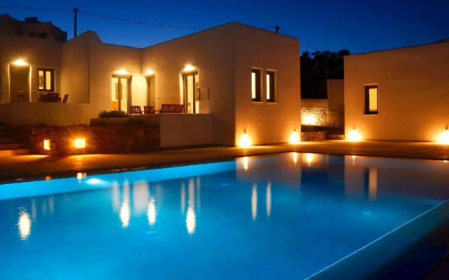 Ionathan Koufonisia Suites