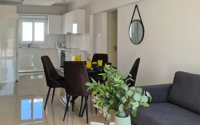 Phaedrus Living: Seaside Luxury Flat Lighthouse 65